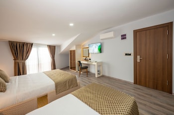 luxury airport hotel
