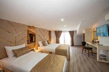 luxury airport hotel