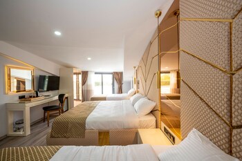 luxury airport hotel