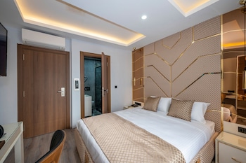 luxury airport hotel