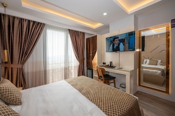 luxury airport hotel