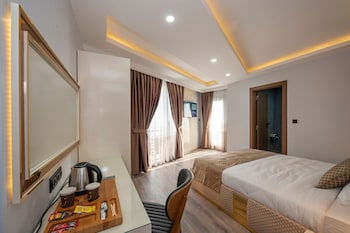 luxury airport hotel