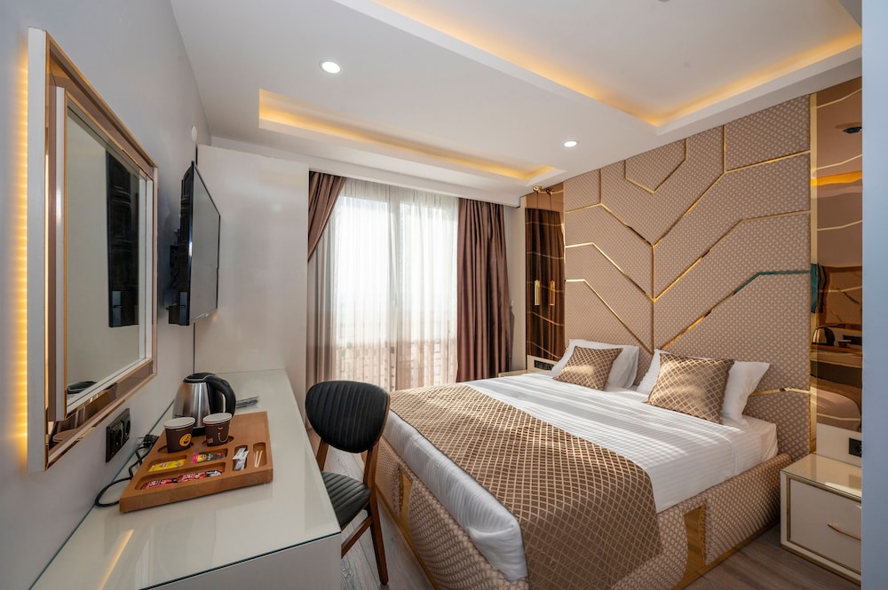 luxury airport hotel
