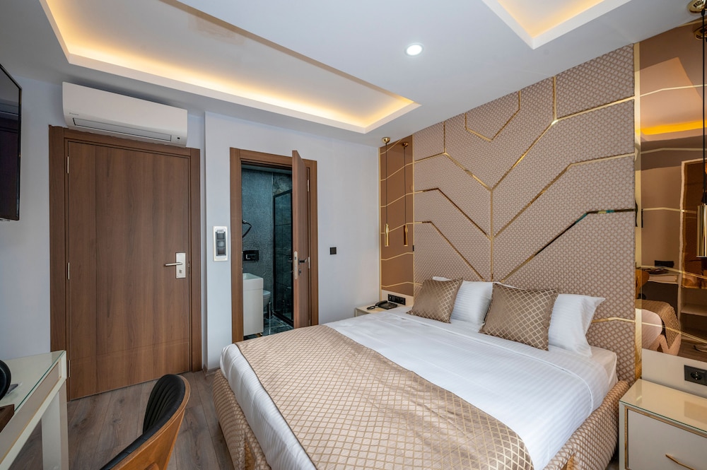 luxury airport hotel
