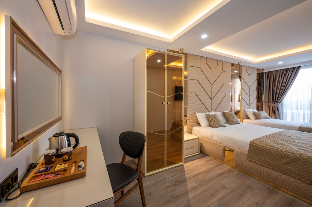 luxury airport hotel