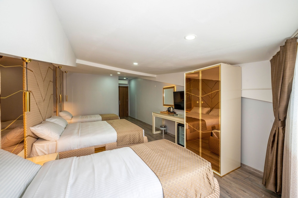 luxury airport hotel