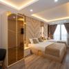 luxury airport hotel