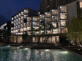 the quarter chaophraya by uhg