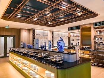 the quarter chaophraya by uhg