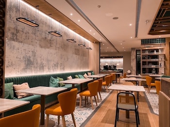 the quarter chaophraya by uhg