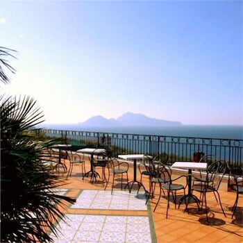 hotel villa pina antico francischiello