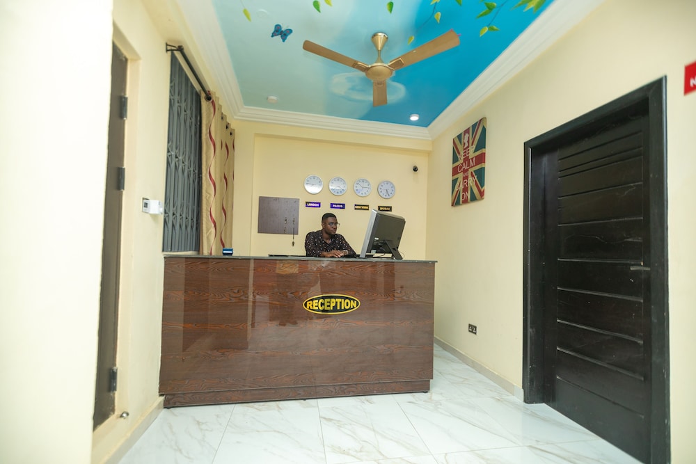 impeccable 1 bedroom furnished apartment in accra