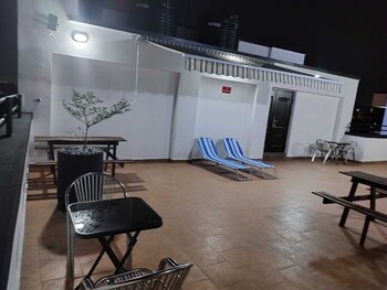 impeccable 1 bedroom furnished apartment in accra