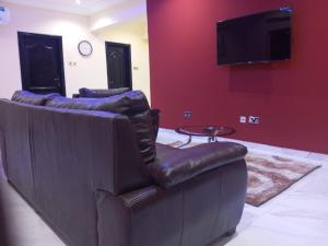 impeccable 1 bedroom furnished apartment in accra