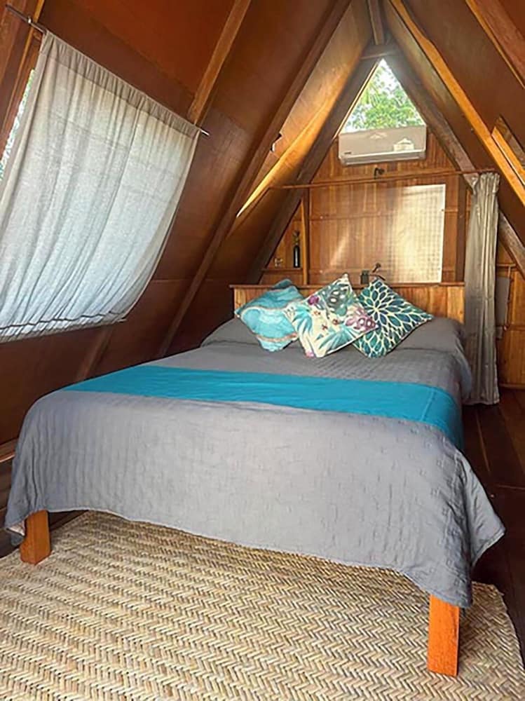 el buho lagoon bacalar