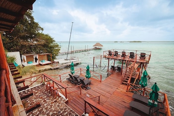 el buho lagoon bacalar