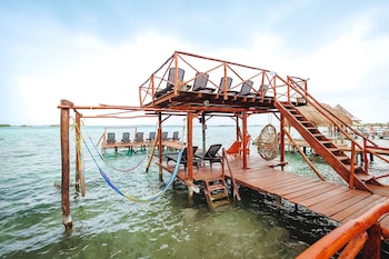 el buho lagoon bacalar