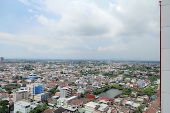 cozy stay and homey 2br vida view apartment