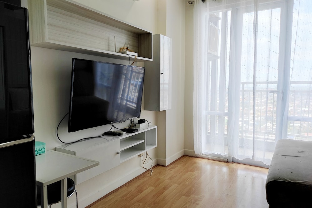 cozy stay and homey 2br vida view apartment