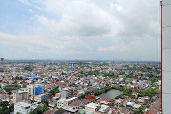 cozy stay and homey 2br vida view apartment