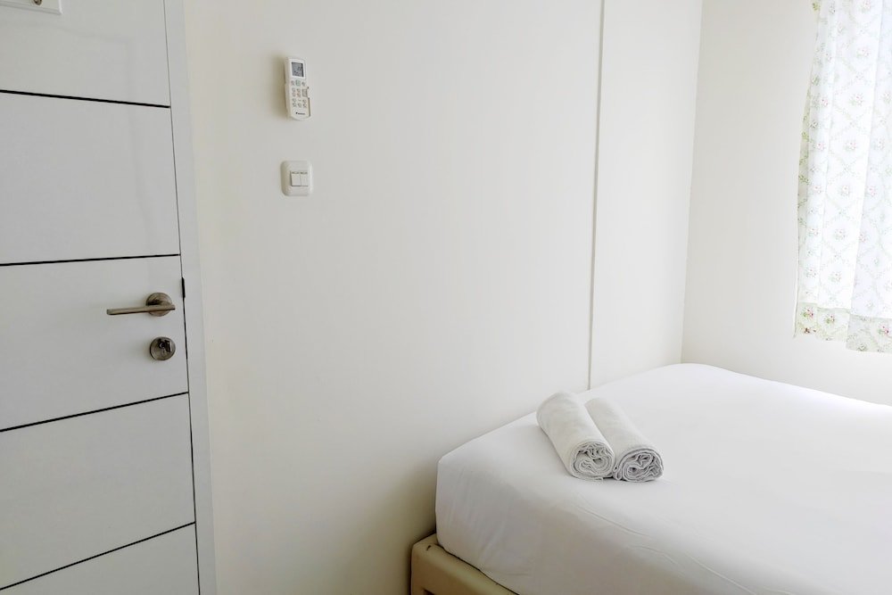 cozy stay and homey 2br vida view apartment