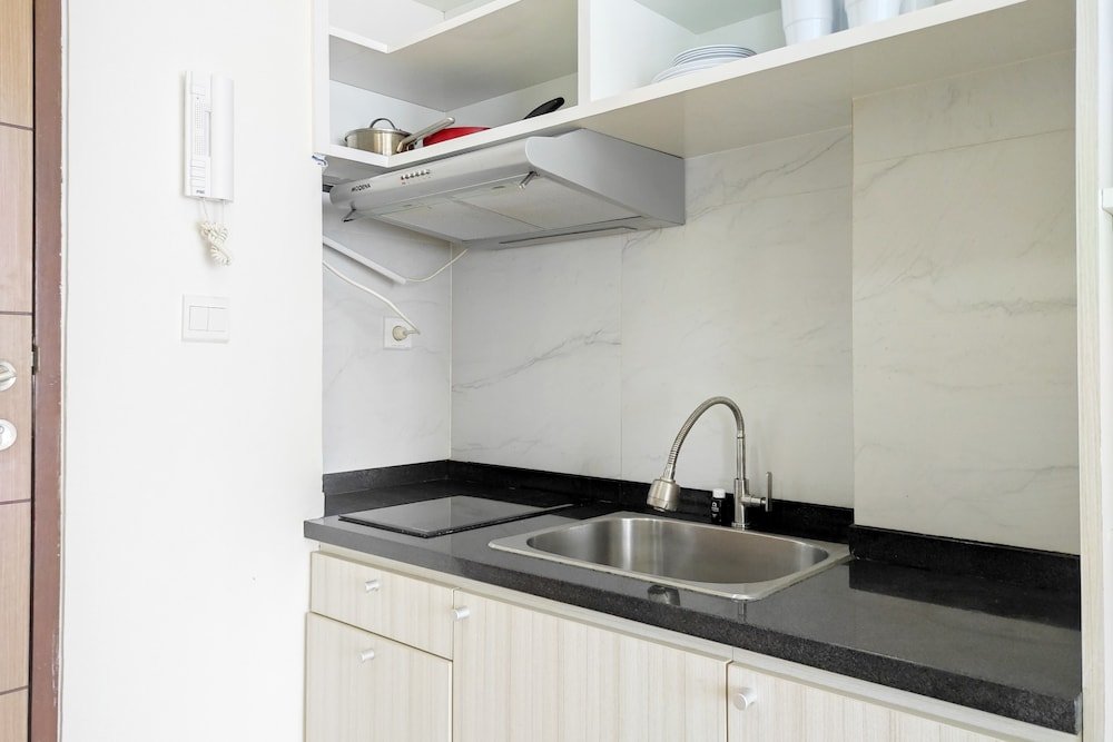 cozy stay and homey 2br vida view apartment