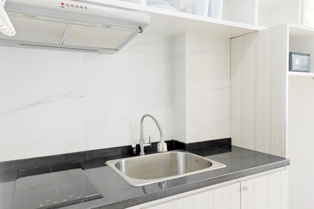 cozy stay and homey 2br vida view apartment