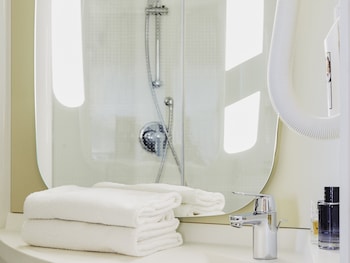 ibis bordeaux centre bastide