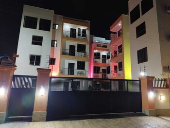 washington court apartments