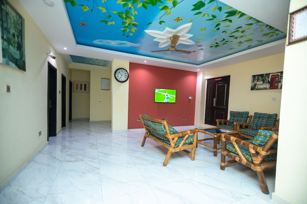 Washington Court Apartments,,0 star