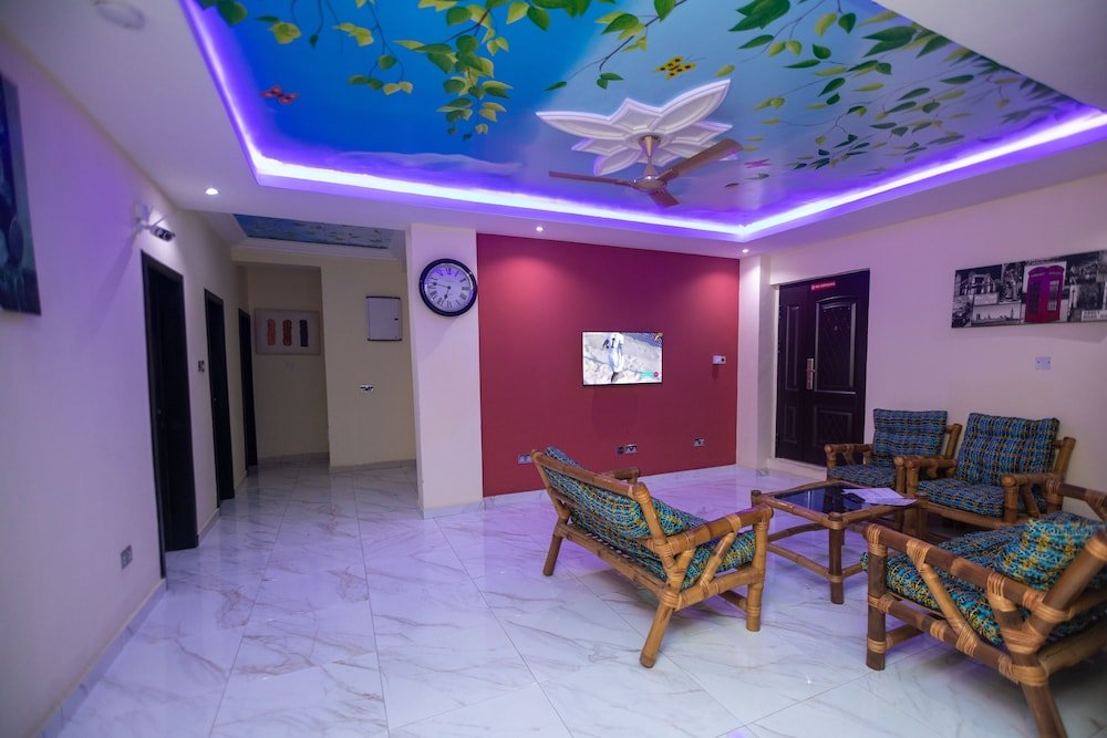 Washington Court Apartments,,0 star