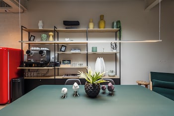 Badhuis Hotel,,2 star