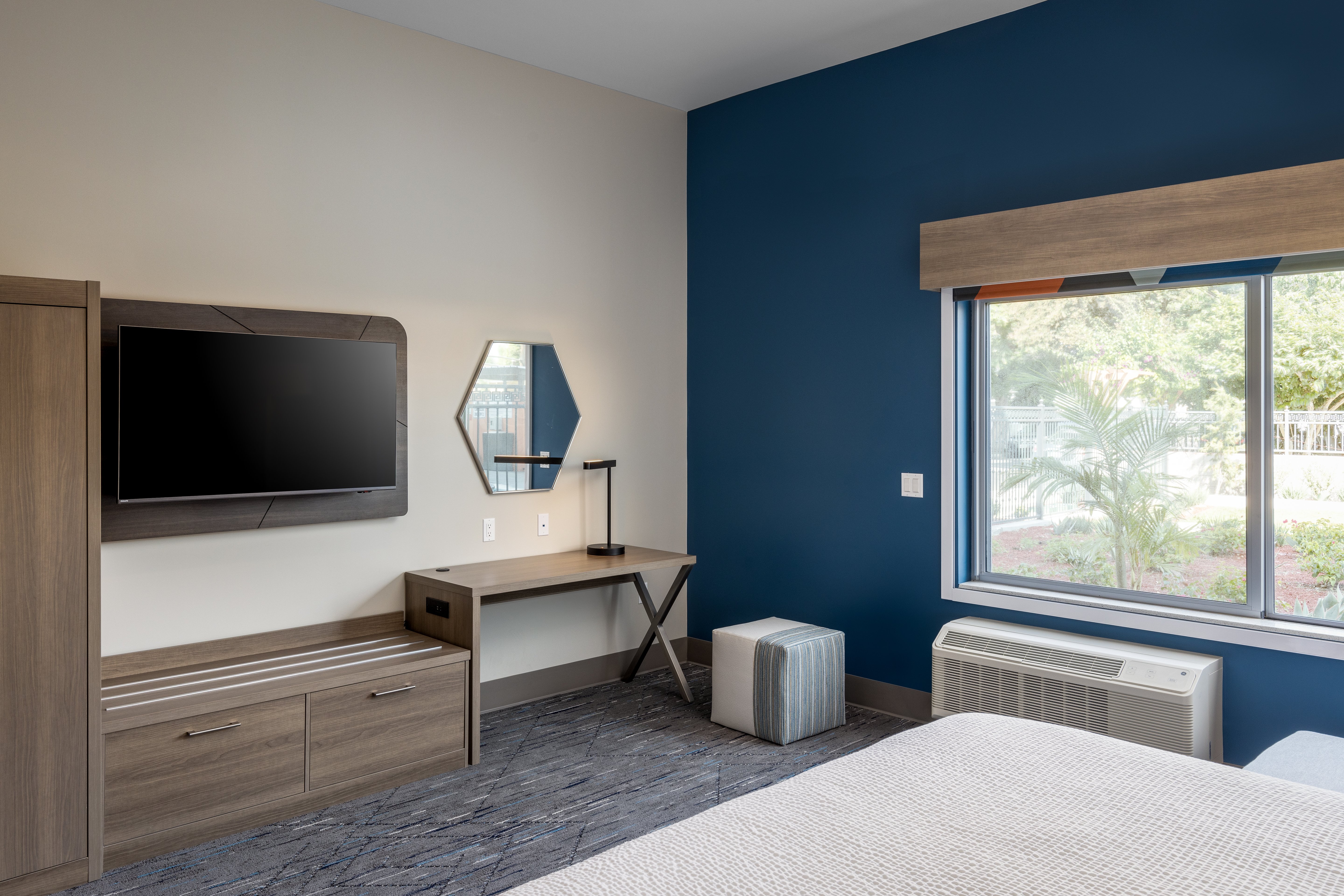 holiday inn express and suites hawaiian gardens an ihg hotel