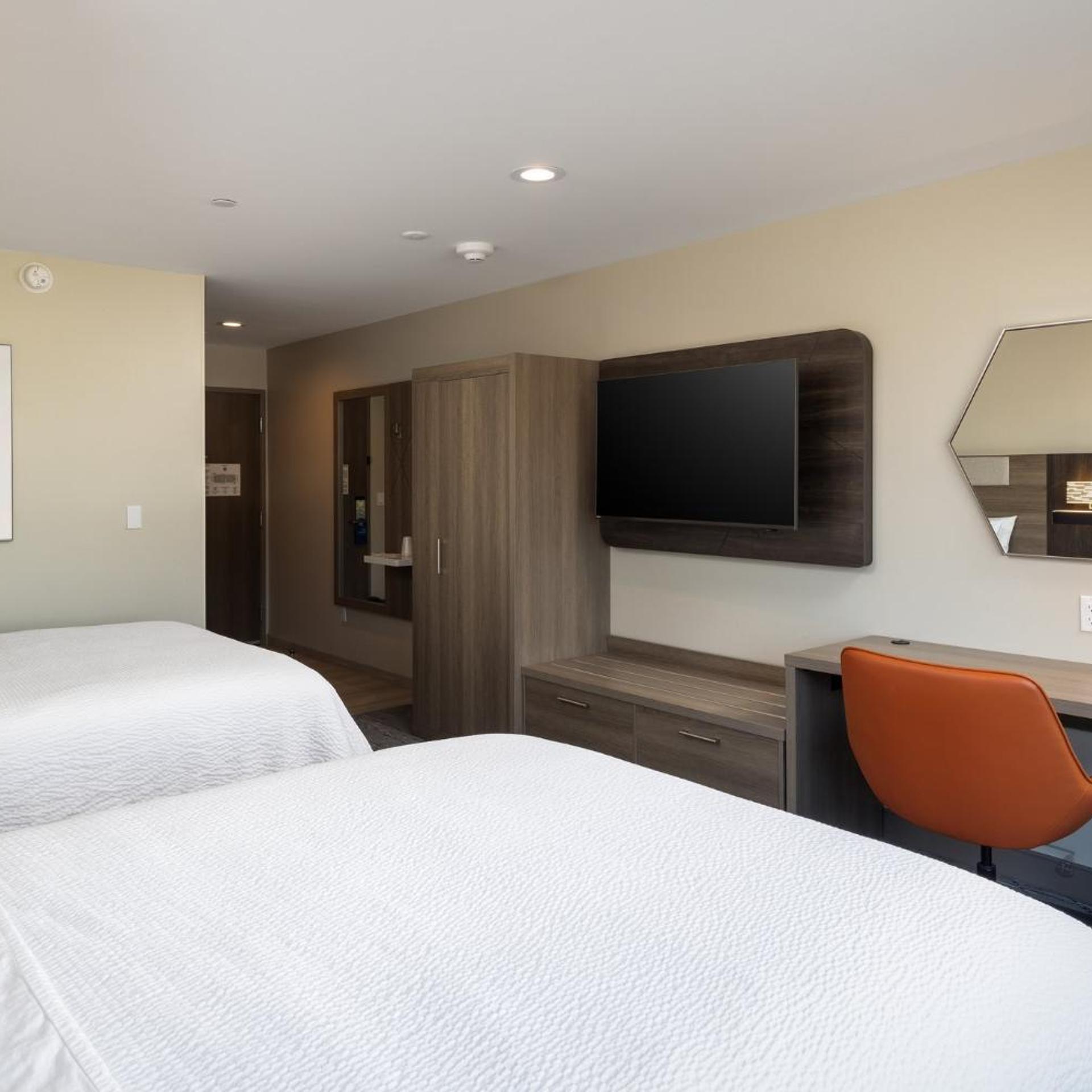 holiday inn express and suites hawaiian gardens an ihg hotel