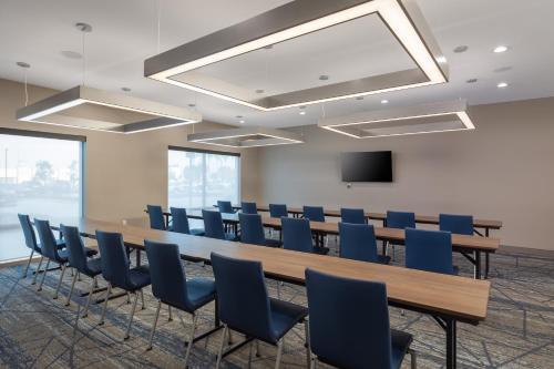 holiday inn express and suites hawaiian gardens an ihg hotel