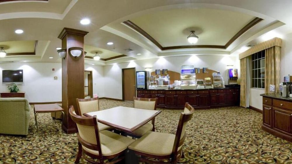 holiday inn express and suites levelland by ihg