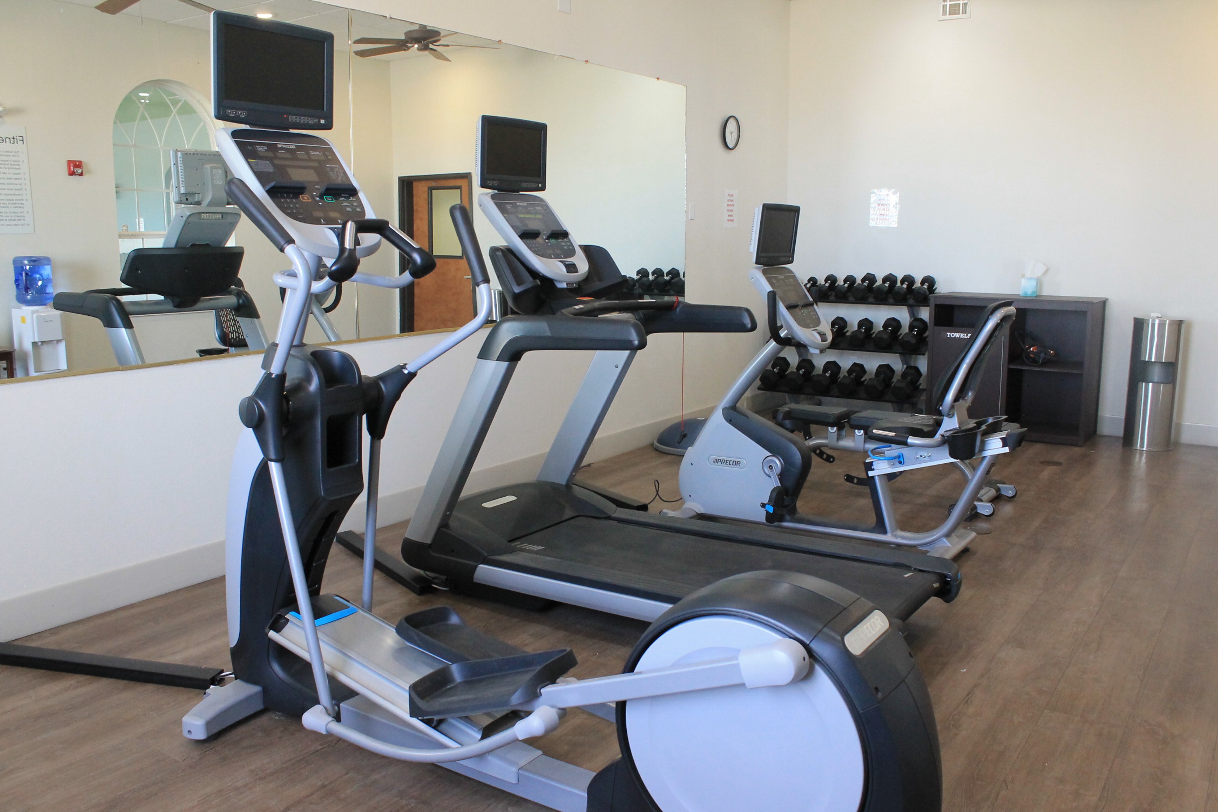 holiday inn express and suites levelland by ihg