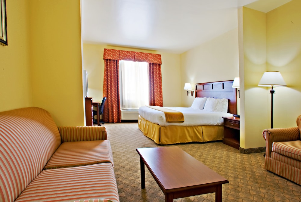 holiday inn express and suites levelland by ihg