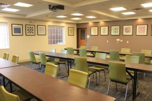 holiday inn express and suites levelland by ihg