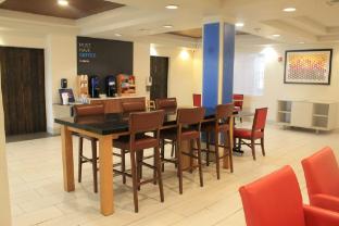 holiday inn express and suites levelland by ihg