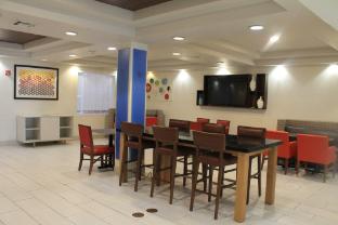 holiday inn express and suites levelland by ihg