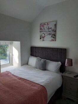 6 eyre square lane