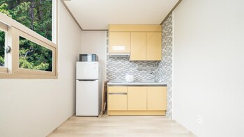 tongyoung sandeulhae healling pension