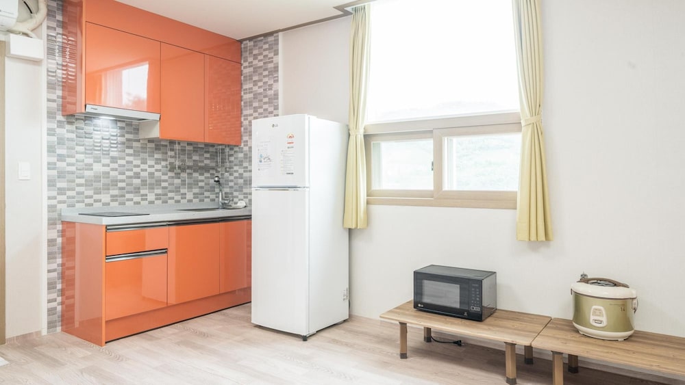 tongyoung sandeulhae healling pension