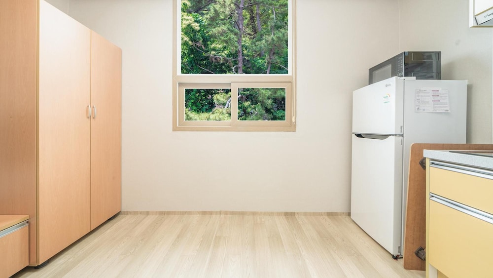 tongyoung sandeulhae healling pension