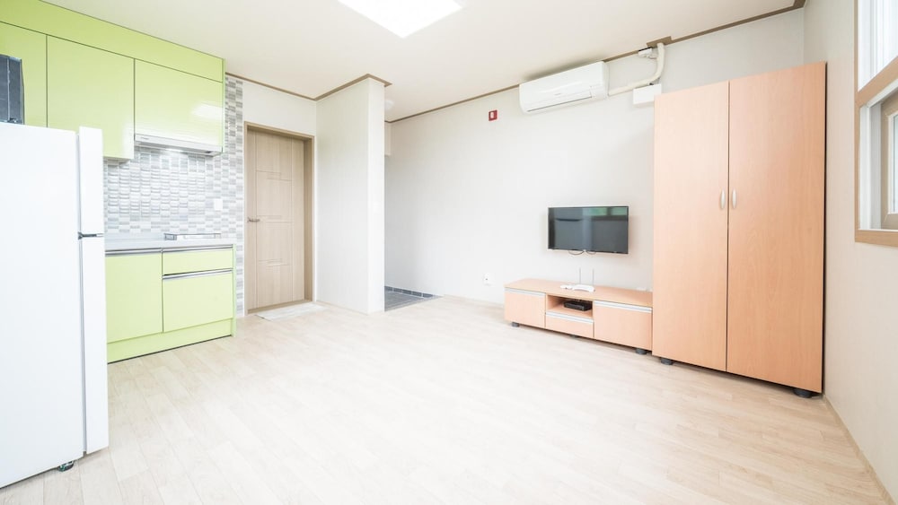 tongyoung sandeulhae healling pension