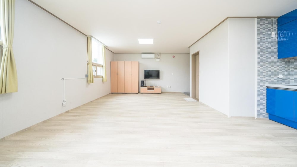 tongyoung sandeulhae healling pension