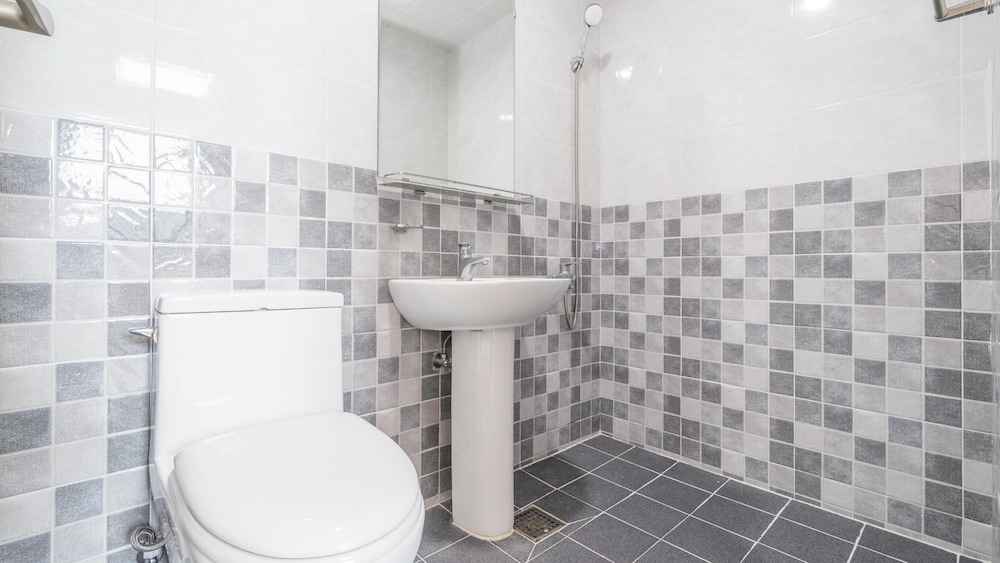 tongyoung sandeulhae healling pension