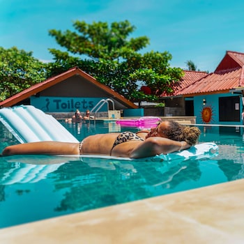bodega pool party koh phangan