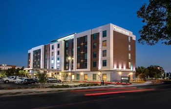 hyatt place newark silicon valley